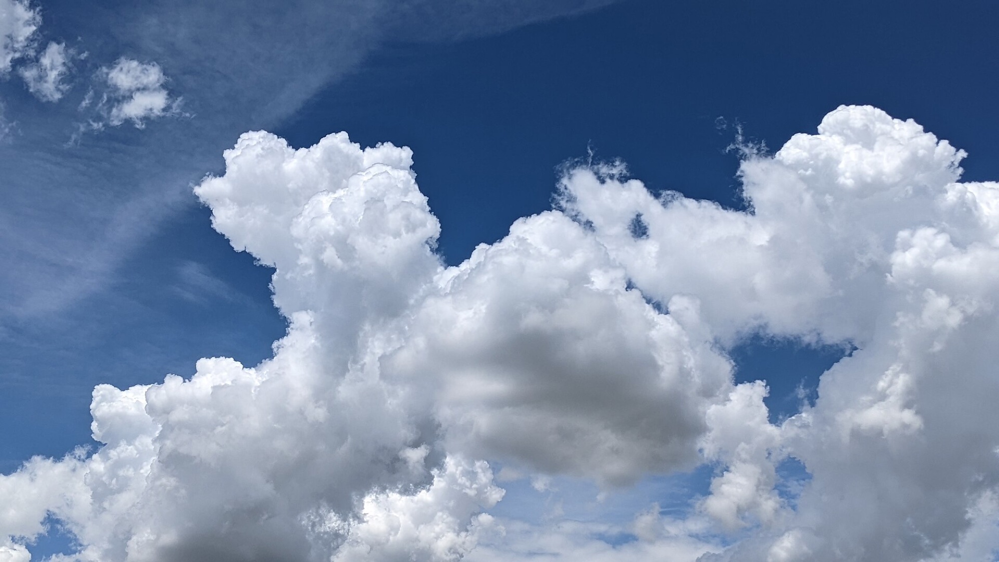 Blue sky with cumulus clouds
